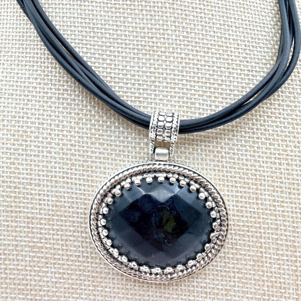 Vintage 80s Revival Black Onyx Oval Pendant Corded‎ Silver Tone Necklace Jewelry